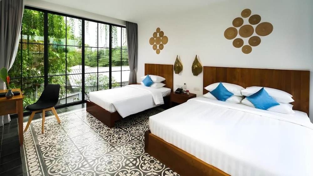 Room-family Suite With Balcony