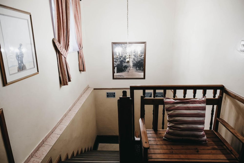 Karoo Country Inn Hotel