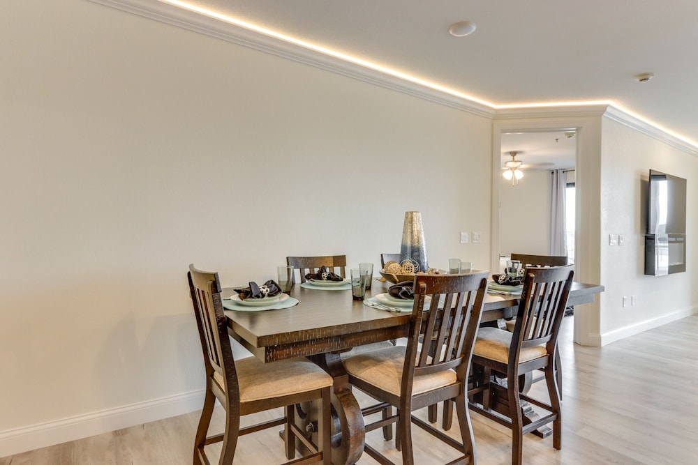 Modern Topsider Condo w/ Lake View & Resort Pool! view 2