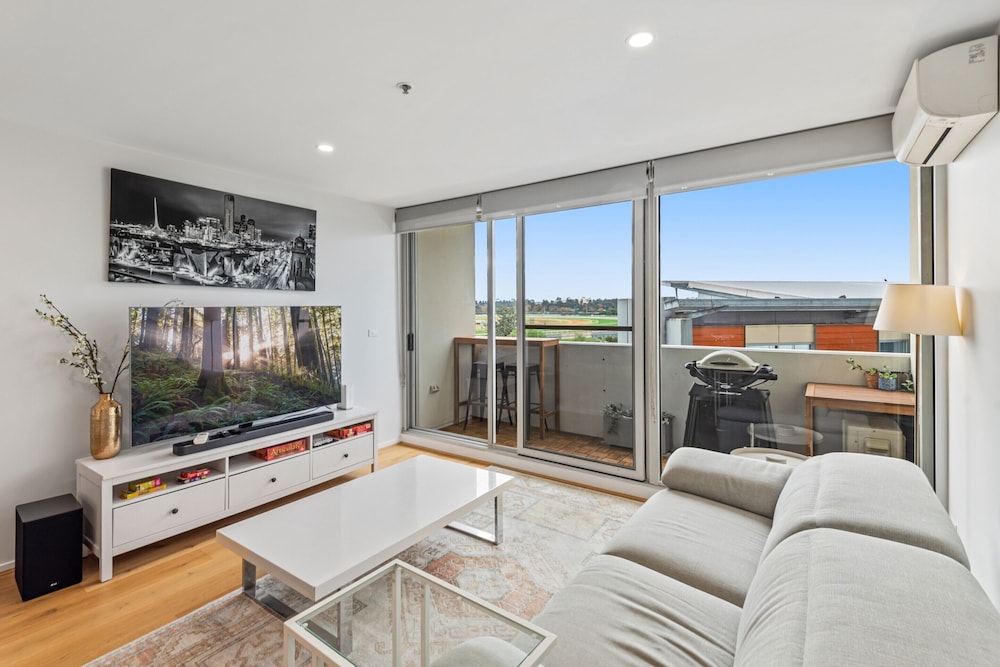 Sleek Kensington 2-bed With BBQ Area & Gym