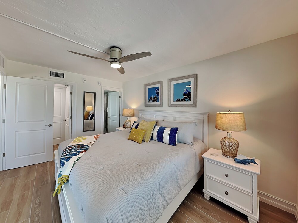 Seaside 4 by Distinctive Beach Rentals