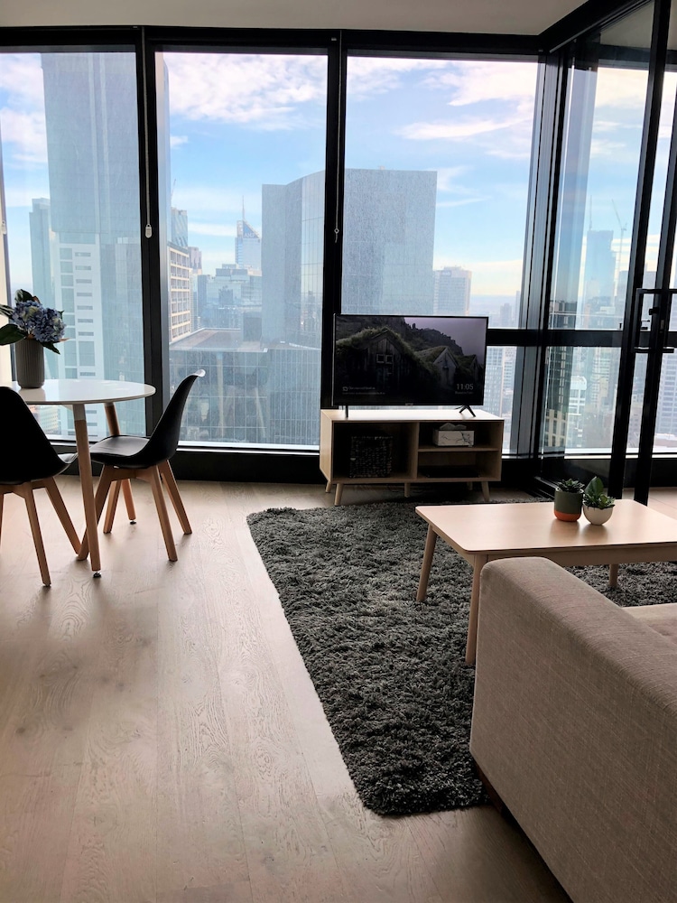 ReadySet Apartments on Southbank Boulevard