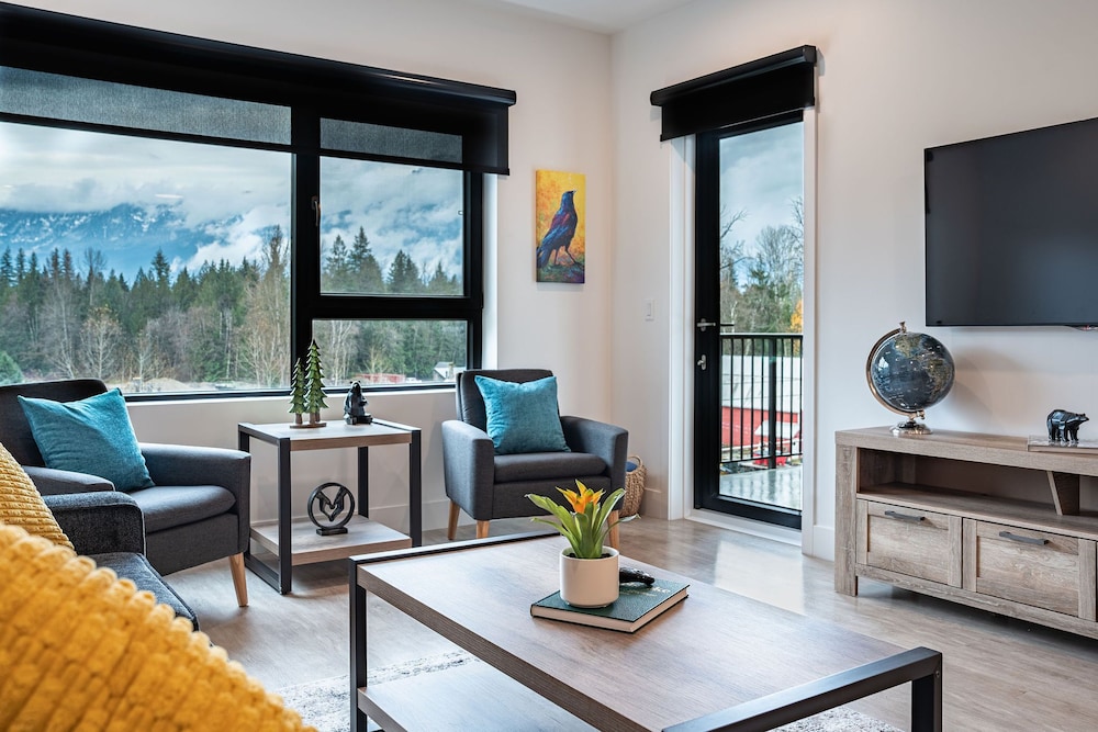 Bogey Bear Penthouse RevelstokeVacations