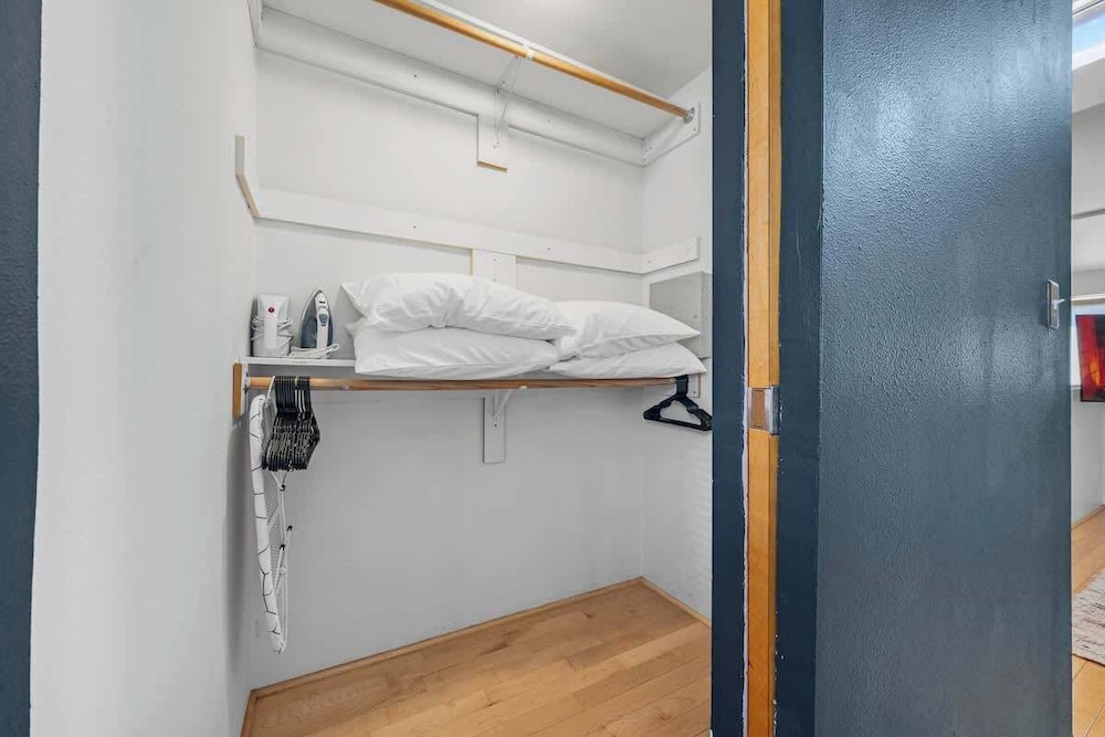 Gaslamp Row House - Sleeps 8 Private Garage AC