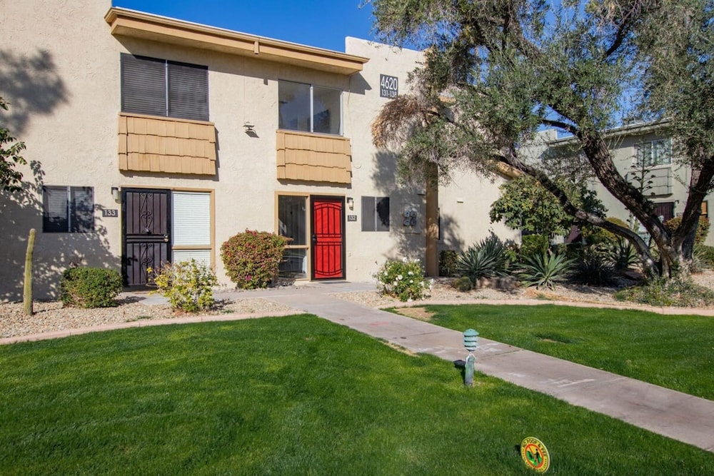 Luxe 2BR Townhouse 4 Heated Pools Walk 2 Old Town