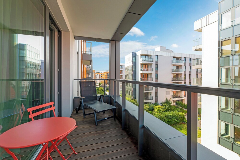 Brabank Riverside & Parking by Downtown Apartments