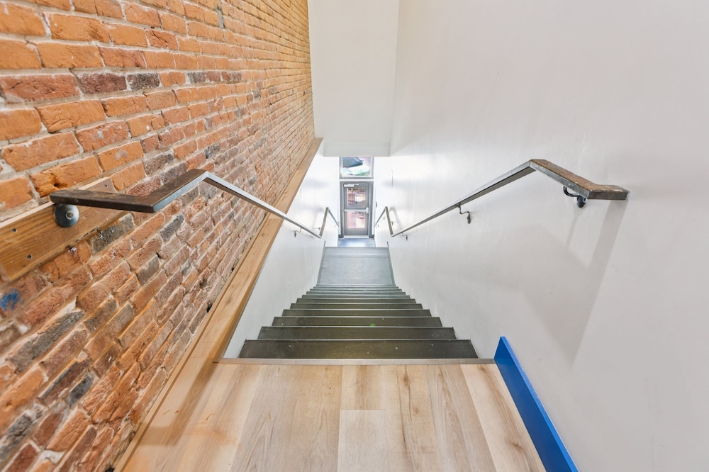 Rustic-industrial Loft With Courthouse Views 3 Bedroom Apts
