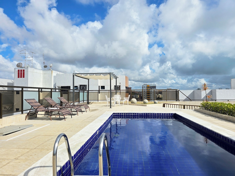 Apto na Jatiuca c Piscina na Cobertura