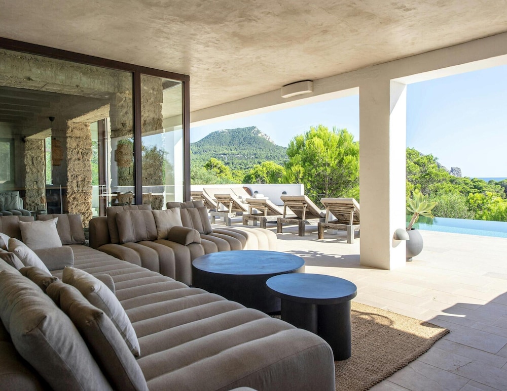 Lavish Villa Overlooking Es Vedra