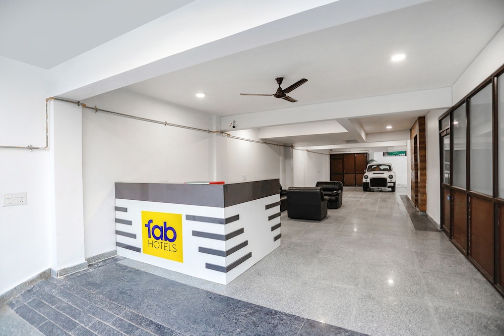 Lobby & Reception