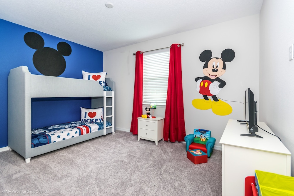 Brand New 7 Bedroom Private Pool Near Disney - Image 3