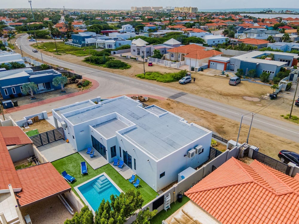 Brand New Modern Villa w 3BR 2 5BA Privatepool