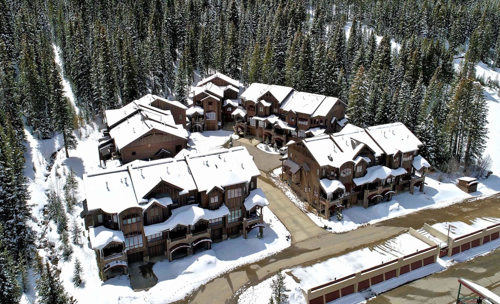 Base Camp 480 4 Bedroom Holiday Home by Winter Park Lodging Company