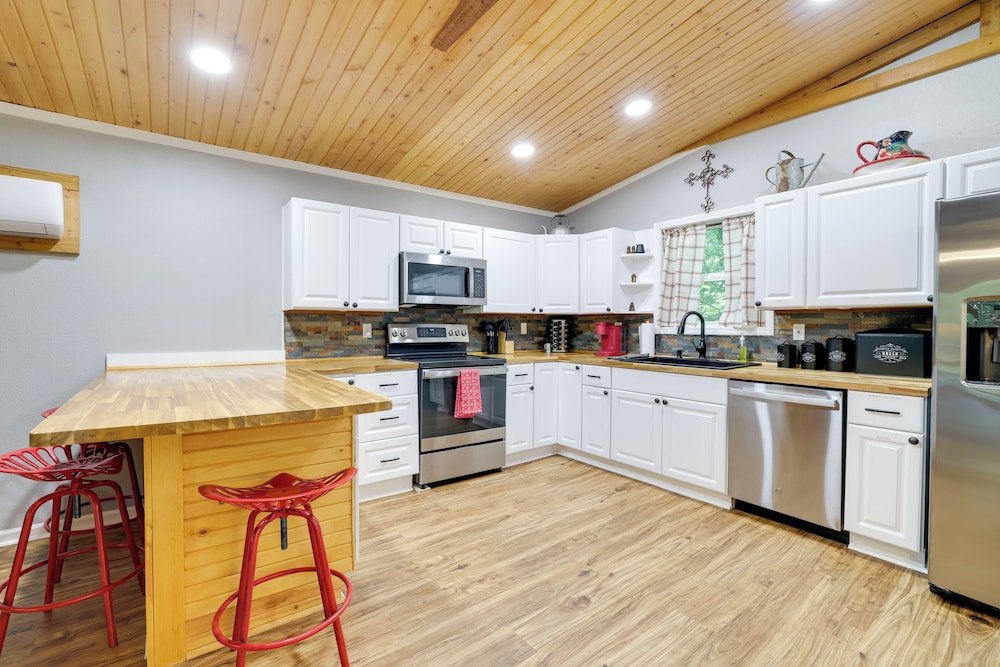 Creekside Nature Escape in Southwest Missouri