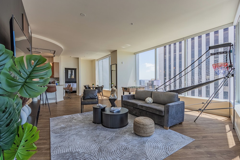 ROVE LIVING/KL - 44 Monroe
