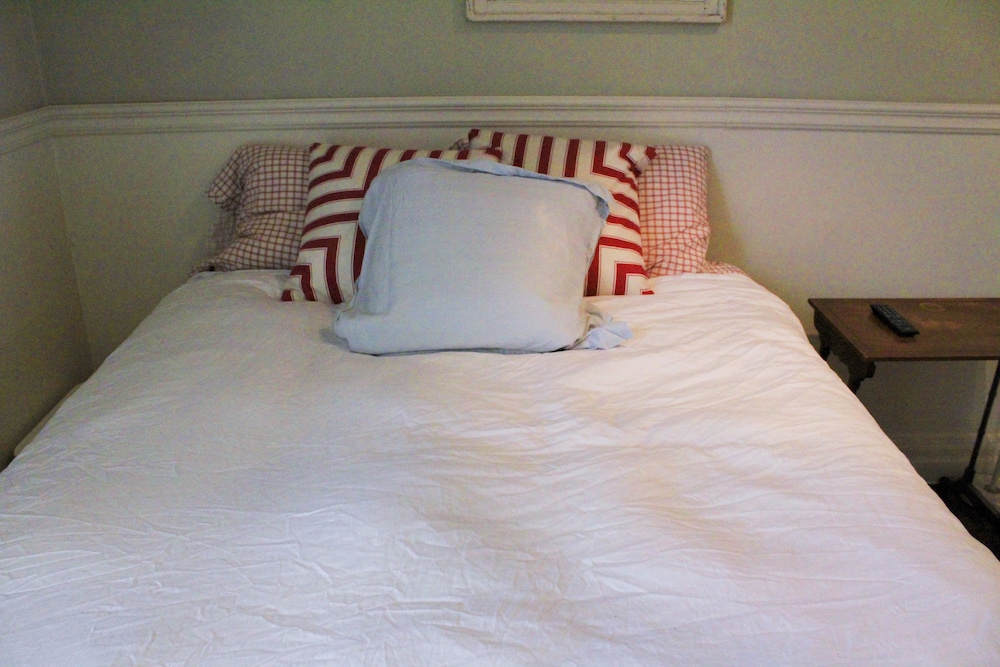 The Bishop Stays - Image 4