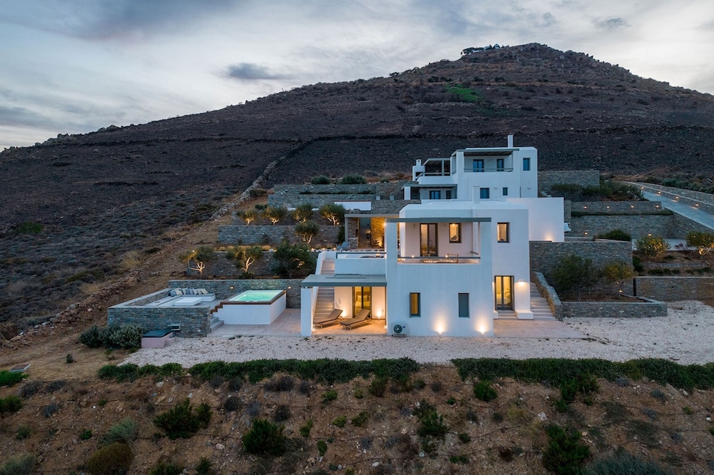 Rising Sun sea View Villa Near the Beach Paros