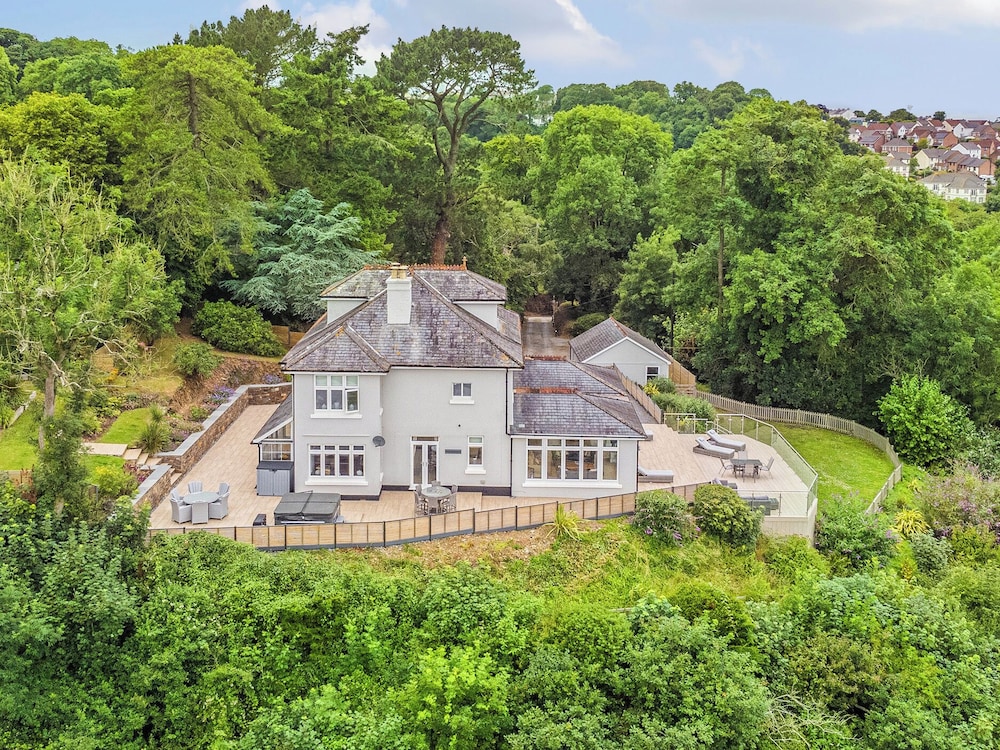 Mallacleave House