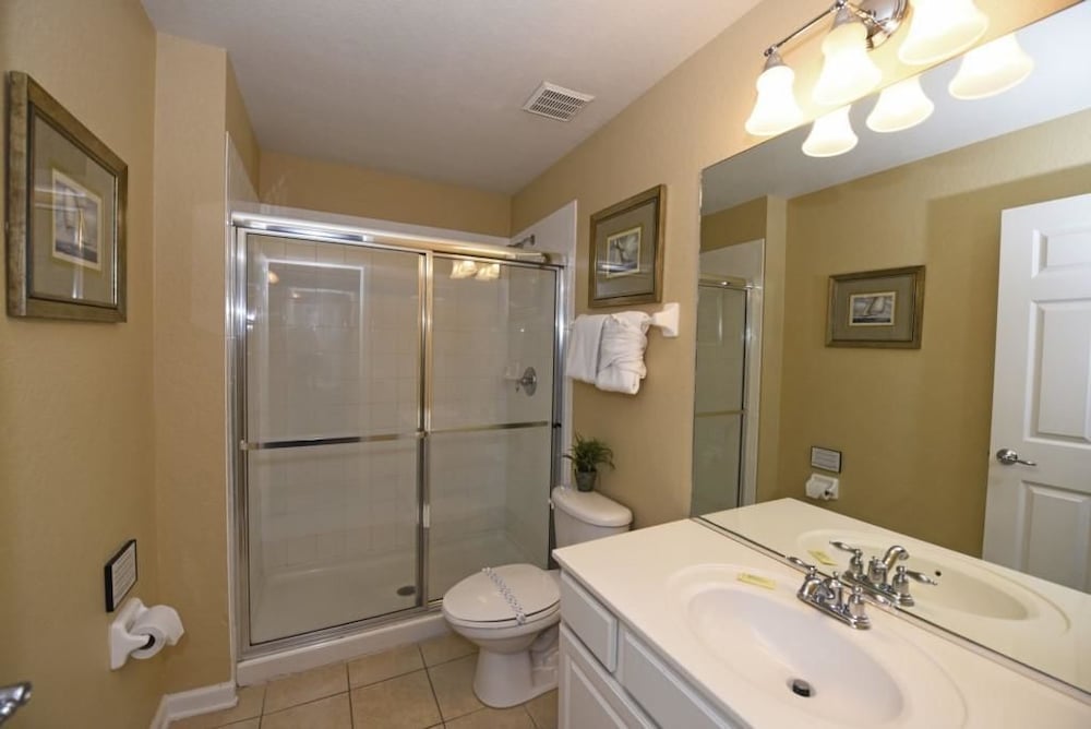 7825 The Windsor House 6 Bedroom by Florida Star