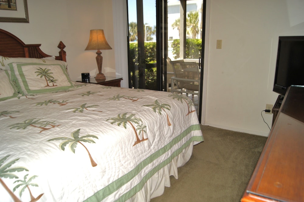Sea Cloisters 101d 3 Bedroom Condo by RedAwning