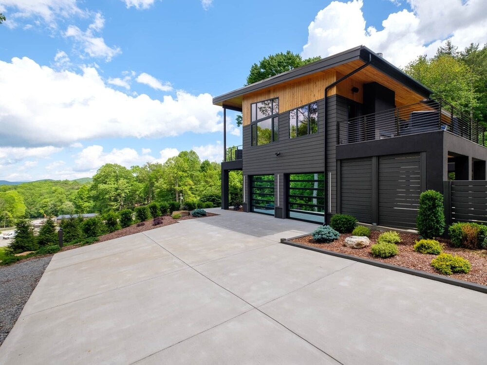 Luxury Home - The Retreat House