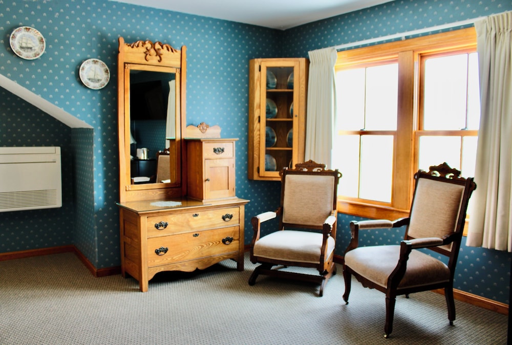 Rose Farm Inn