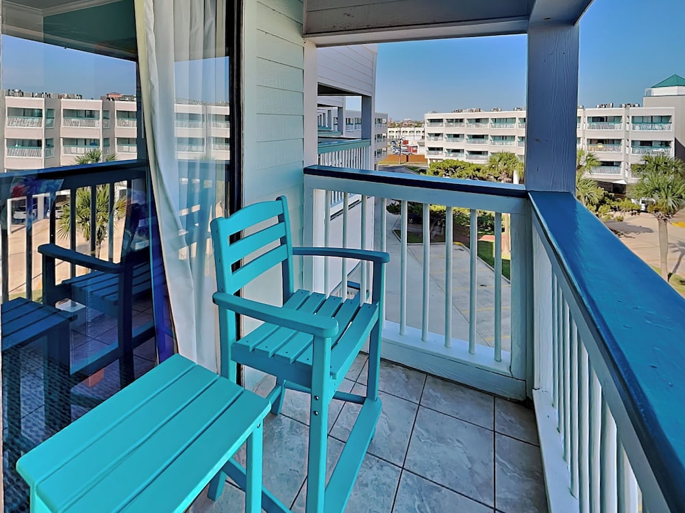 Casa Del Mar 350-front Facing