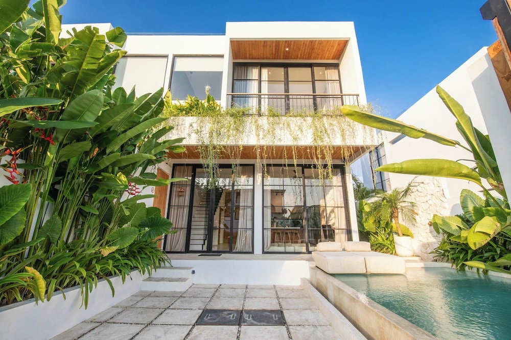 Modern 2BR Villas 5-min Walk to Canggu Beach