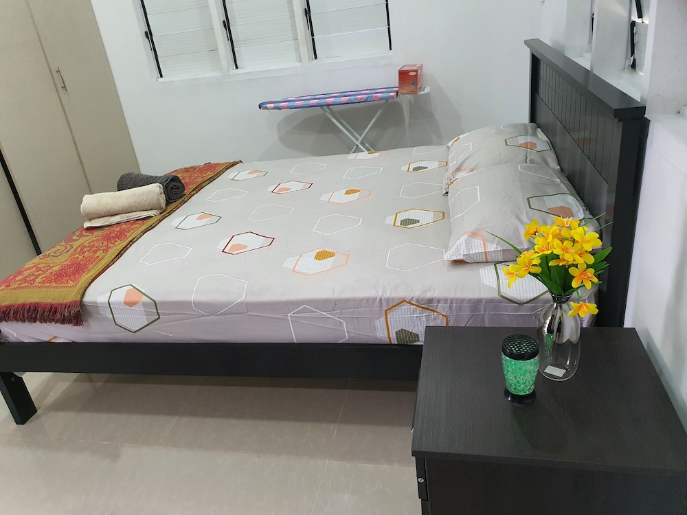 Master Bedroom with Shared Kitchen - view 15