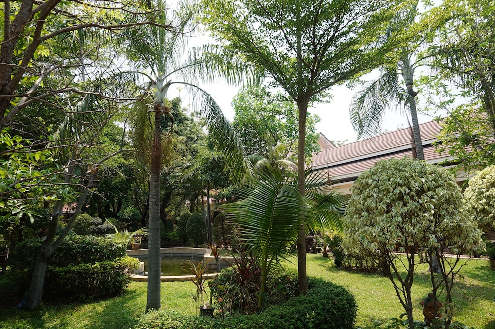 Tonwa Resort Hotel