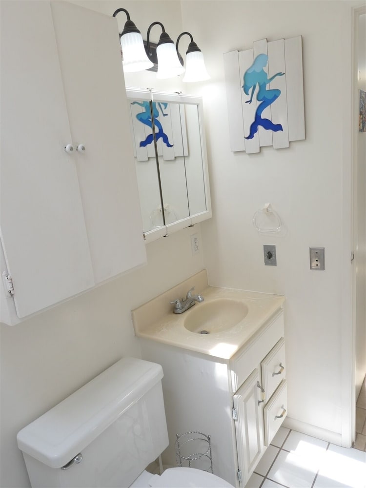 4902 Sandyland Road #247 1 Bedroom Condo by RedAwning