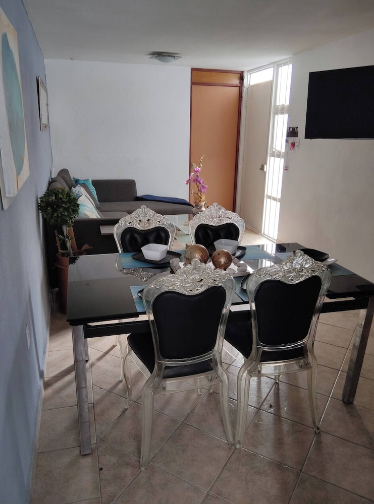 Charming Mexican Retreat in San José de los Olvera