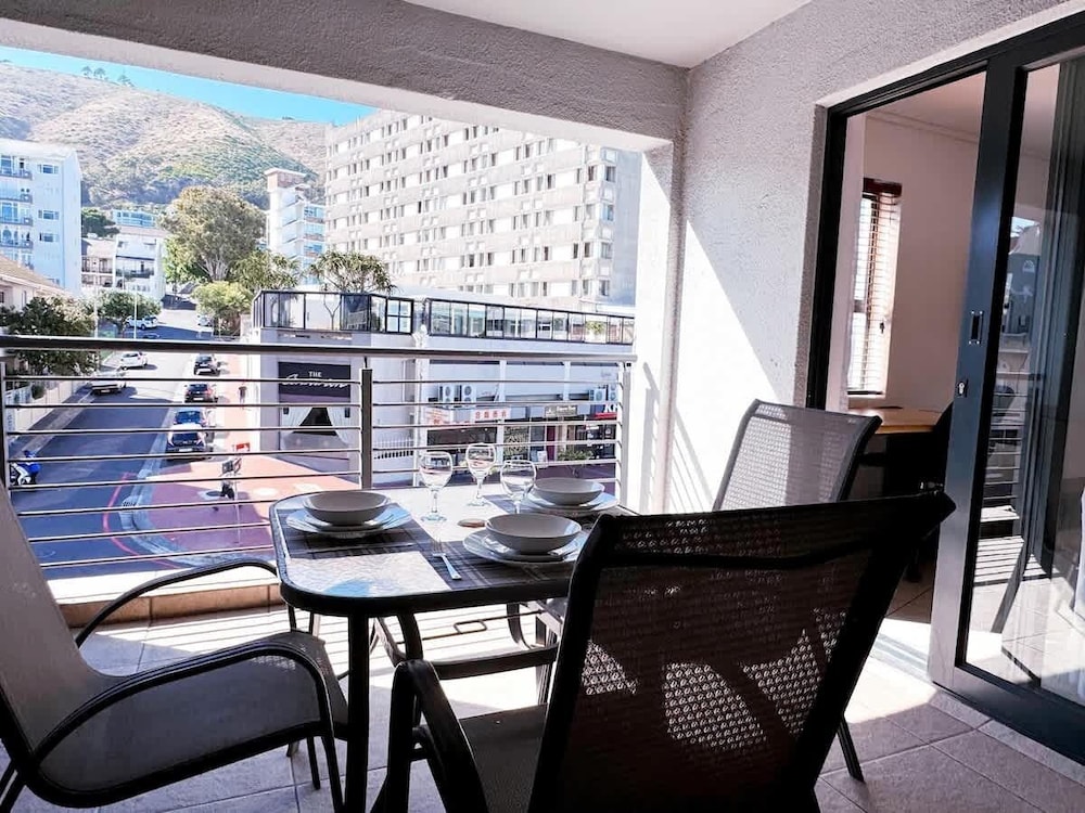 Spacious 1 Bedroom Apartment, Atlantica, Seapoint