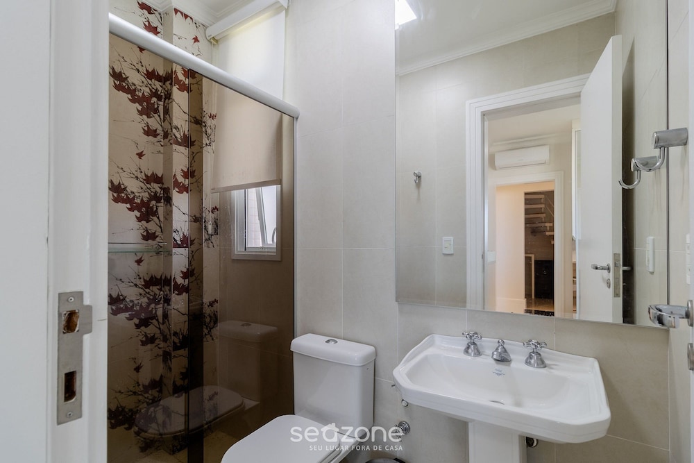 Apartment w/ Barbecue 160m From the Beach Rgl0304