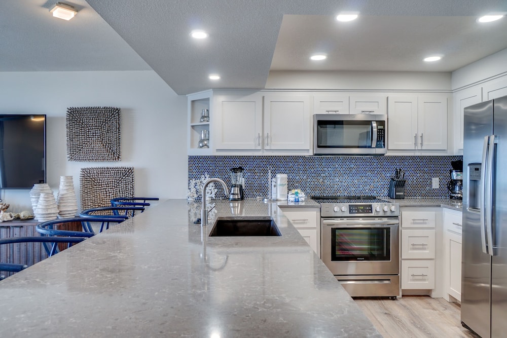 Pelican Beach Resort by Panhandle Getaways