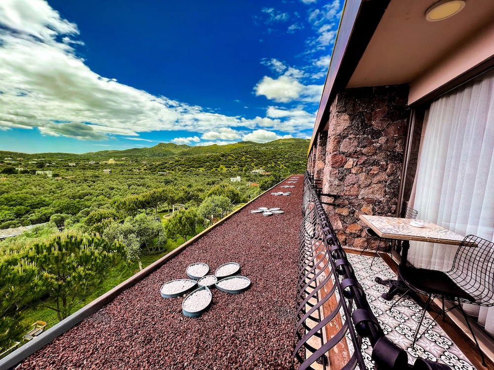 Assos Longevity Hotel