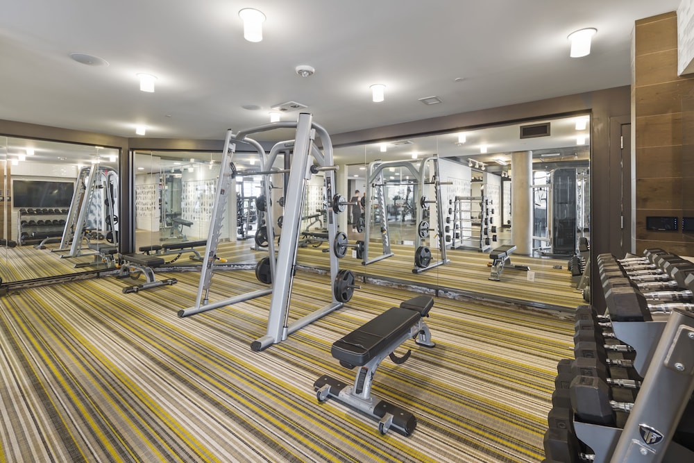 Global Luxury Suites at Reston - Property Image 6