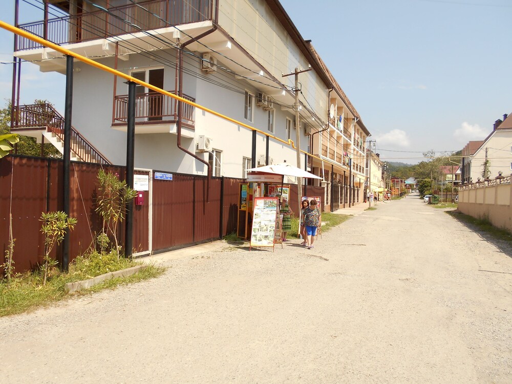 Photo 12