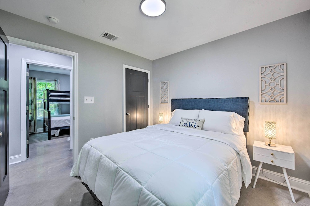 Marshall Vacations - Stunning Avinger Retreat on Lake O' the Pines - Property Image 2