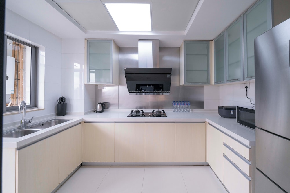 Tyms Spacious 3BR 2BA APT Laishi Di