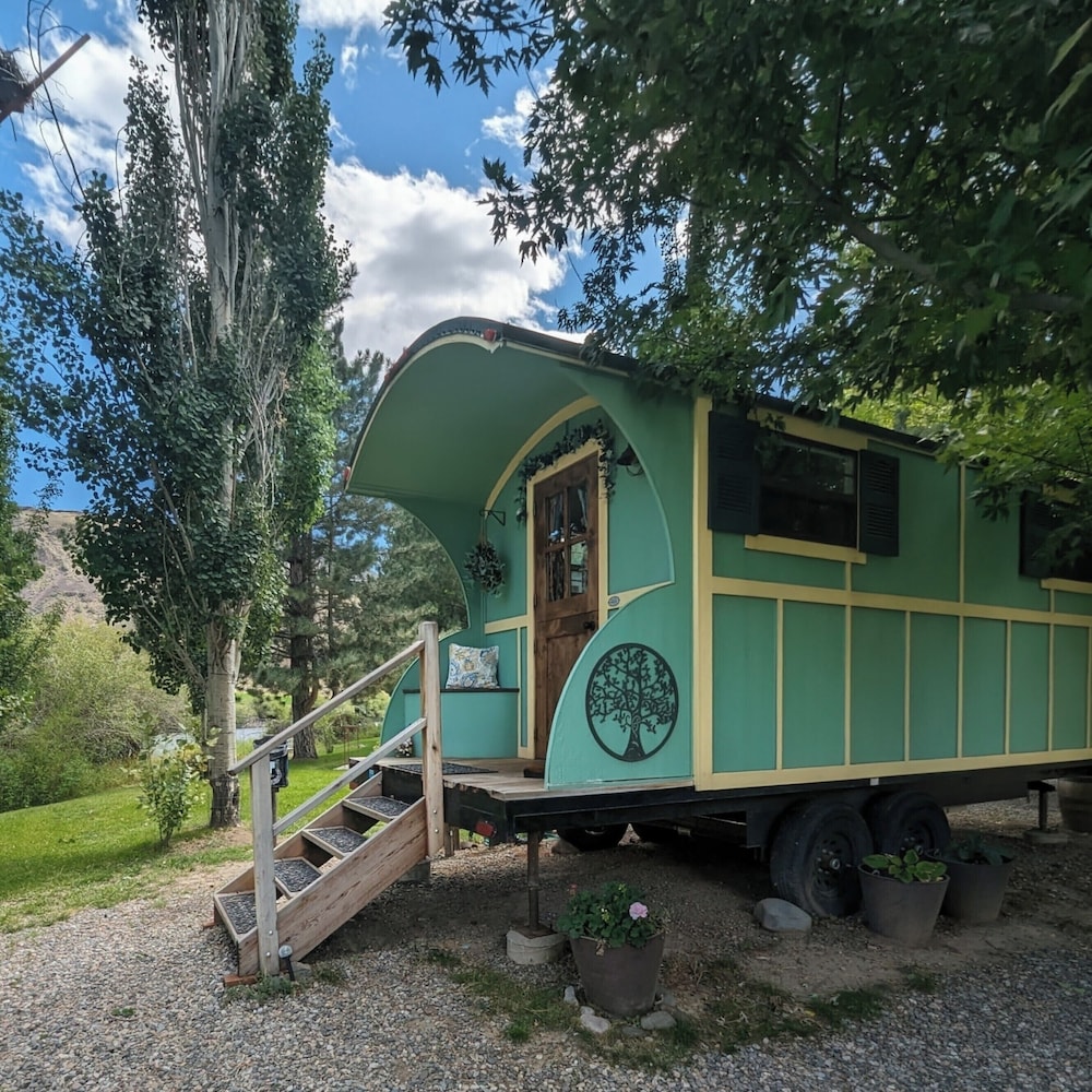 Salmon Gypsy Bed and Breakfast