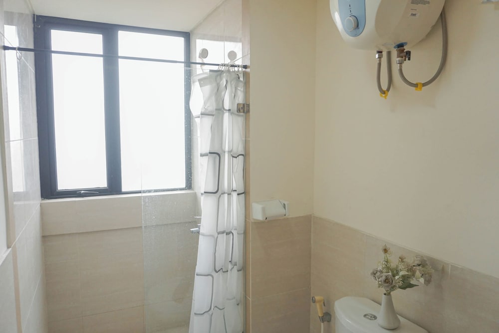 Homey And Cozy 3Br At Meikarta Apartment