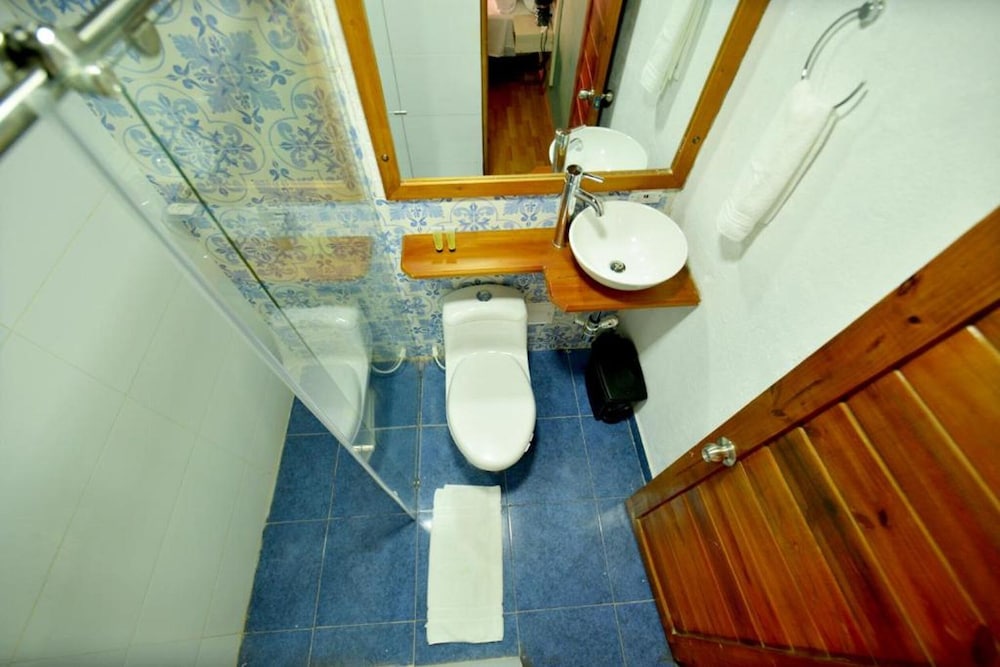 Photo 10