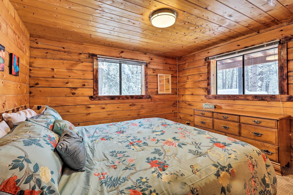 Furnished Deck: Cabin in Coconino National Forest view 2