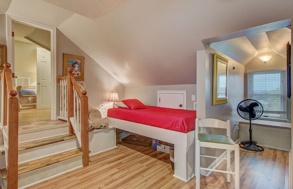 502 Ocean Blvd by Avantstay Beachfront w/ Pool & Ocean Views! view 5