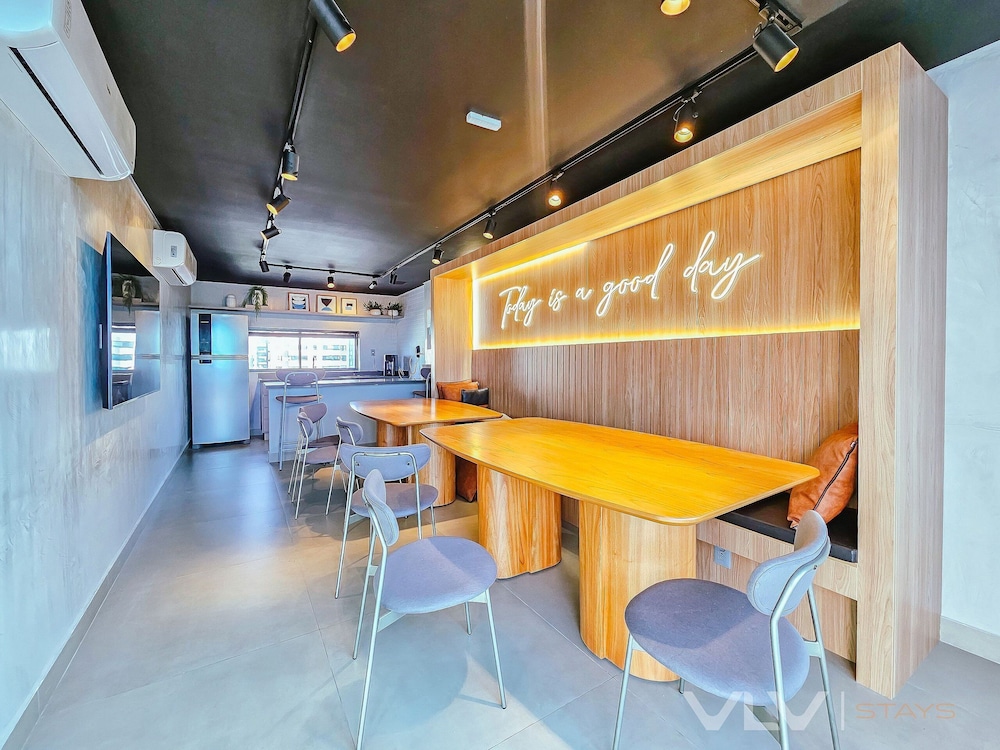 Art Studio by VLV Stays
