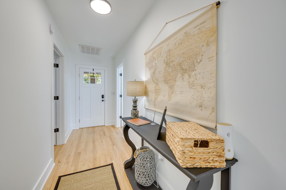 Modern Milledgeville Getaway: Walk to Downtown!