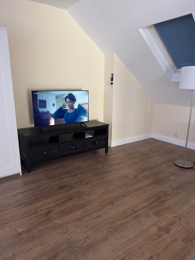 Close Central London 1 bed Apartment Sleeps 3