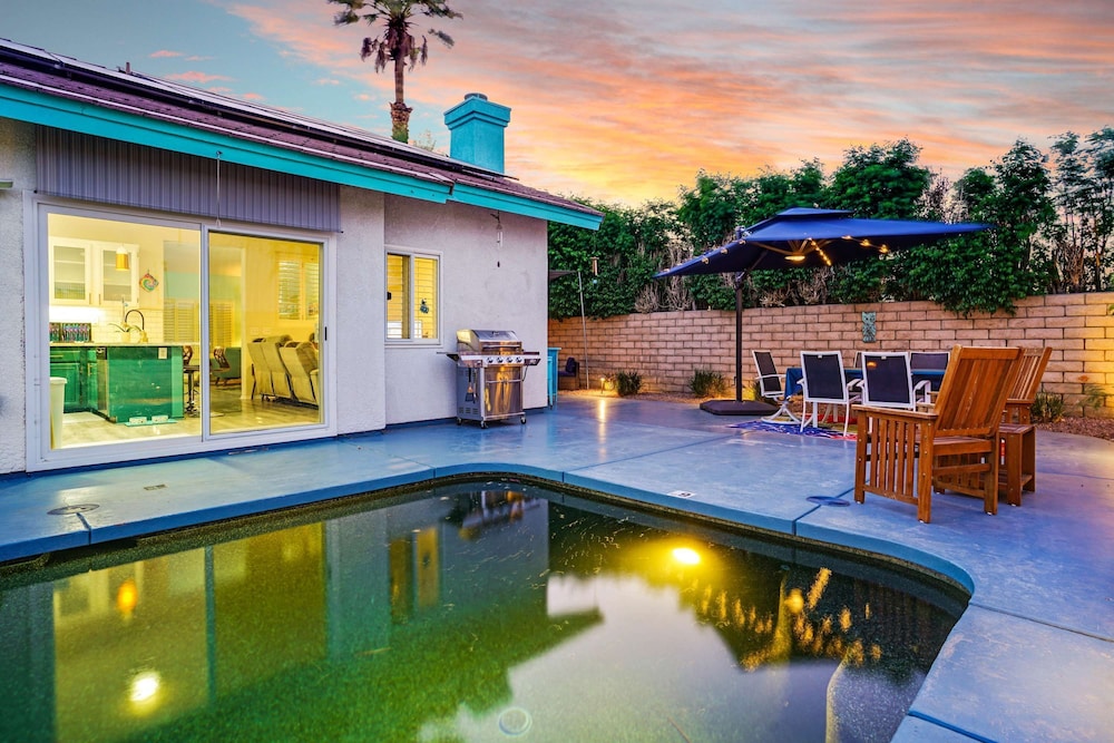 Palm Springs Escape Pool Spa Mountain Vibes