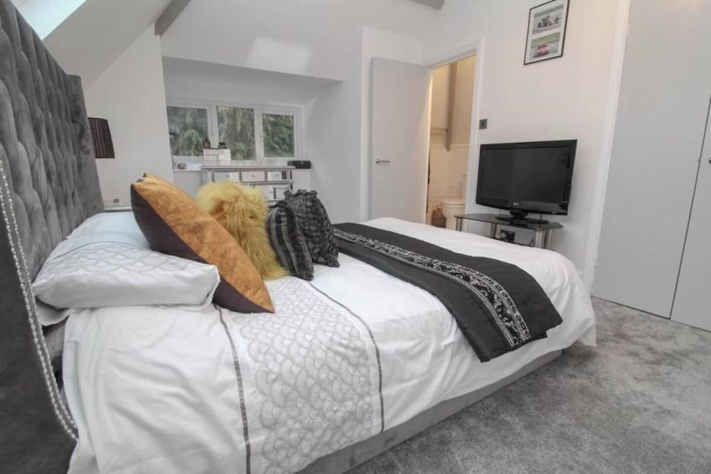 Luxury 3-bed Penthouse Apartment in Bournemouth view 4
